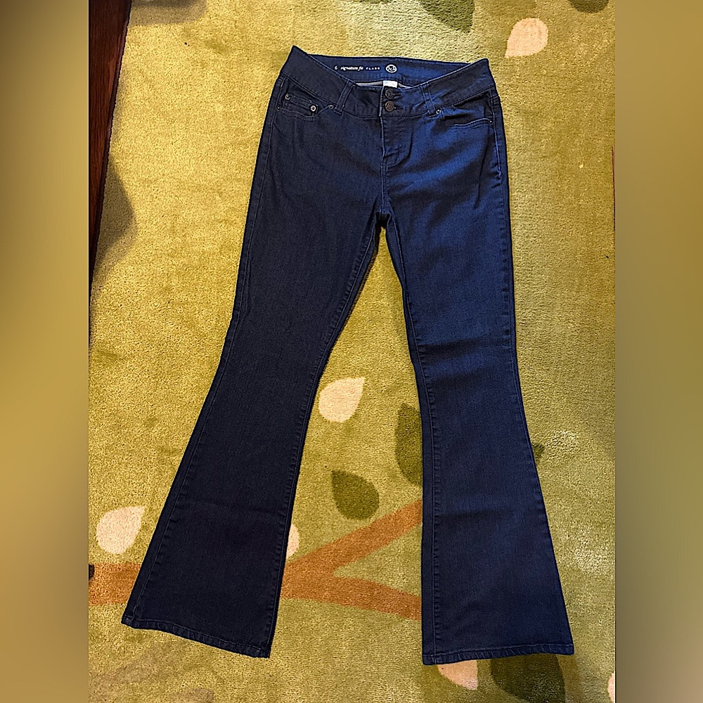 NWOT Dress Barn W62 Signature Fit Flare Bottom Jeans 👖 Size 6